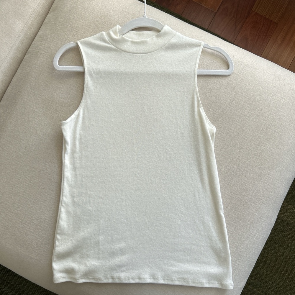 JUNGMAVEN: "MARIPOSA MOCK NECK" TANK